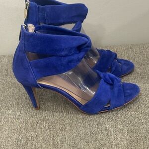 Vince Camuto Camden twist knot sandals in cobalt blue suede heels Size 8